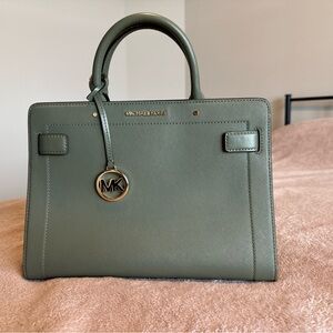 Michael Kors Olive crossbody